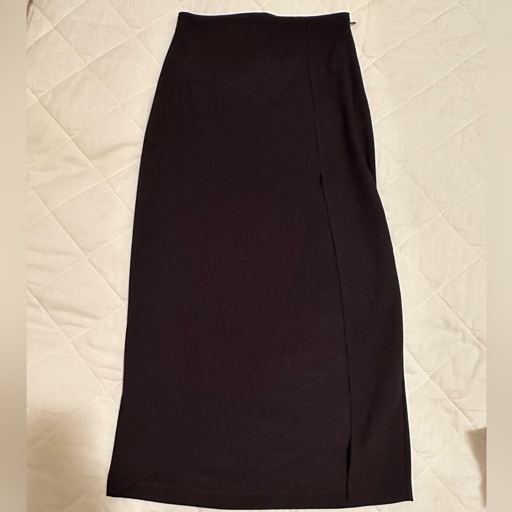 *Abercrombie & Fitch* NEVER WORN - Long Black Slitted Skirt